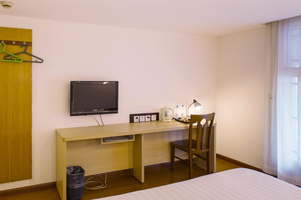 Motel Chongqing Jiefangbai Hongyadong Pedestrian Street ภายนอก รูปภาพ