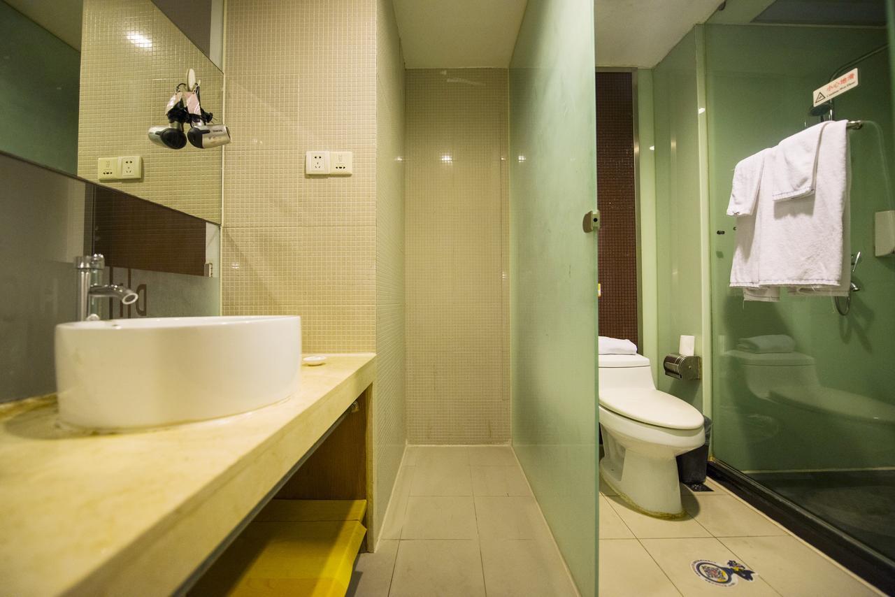 Motel Chongqing Jiefangbai Hongyadong Pedestrian Street ภายนอก รูปภาพ