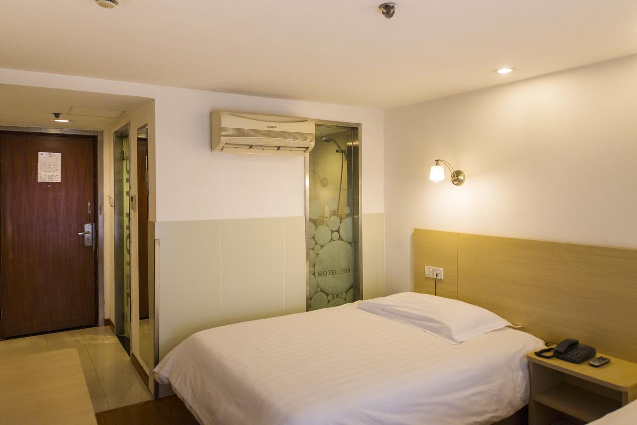 Motel Chongqing Jiefangbai Hongyadong Pedestrian Street ภายนอก รูปภาพ