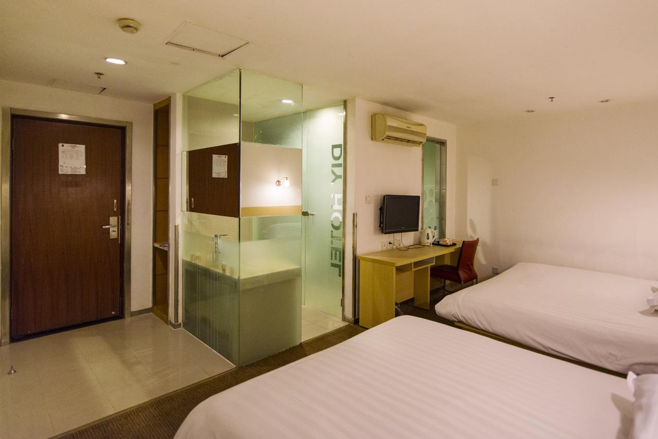 Motel Chongqing Jiefangbai Hongyadong Pedestrian Street ภายนอก รูปภาพ