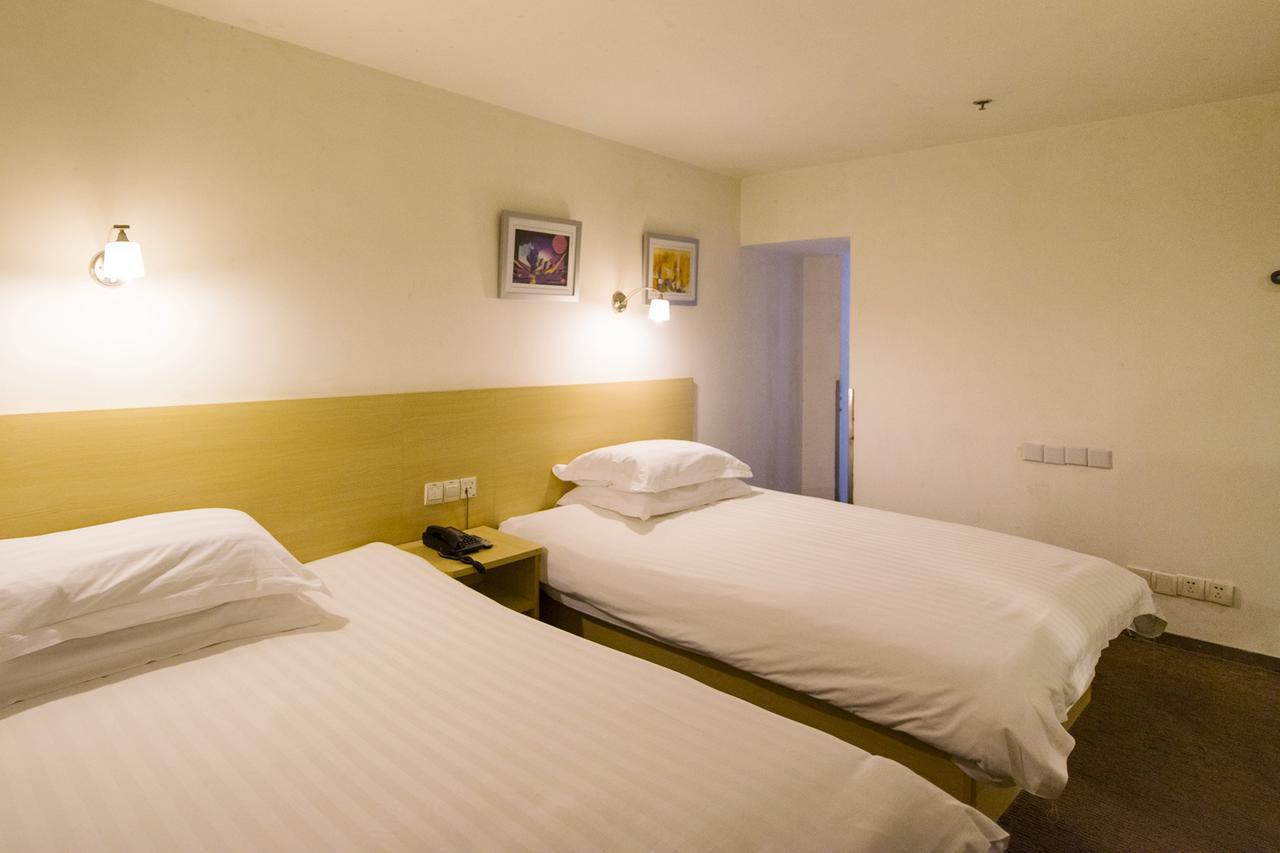 Motel Chongqing Jiefangbai Hongyadong Pedestrian Street ภายนอก รูปภาพ